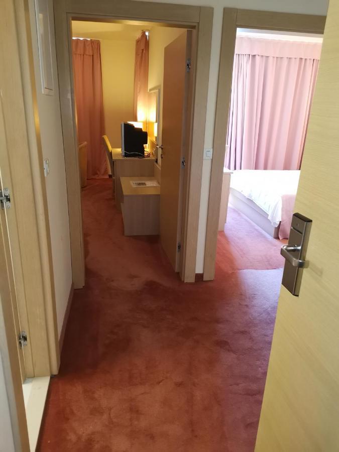 Hotel Quercus 드레베니크 외부 사진