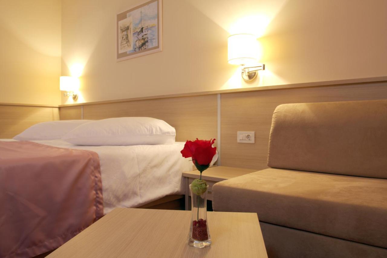 Hotel Quercus 드레베니크 외부 사진
