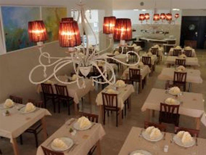 Hotel Quercus 드레베니크 외부 사진